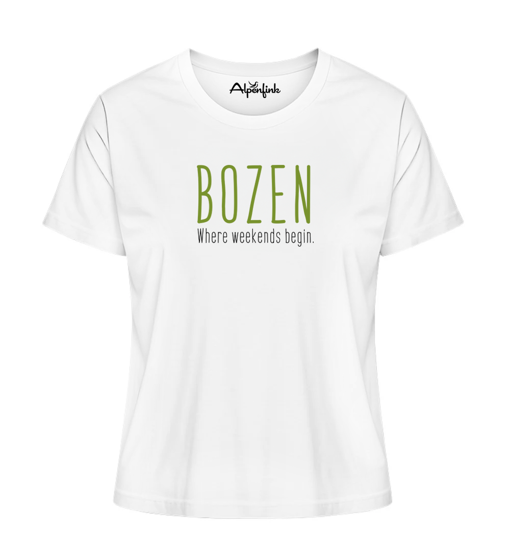 Bozen Damen Bio-Shirt in Olivgrün mit „BOZEN – Where weekends begin.“ Motiv für alle, die Südtirol lieben.