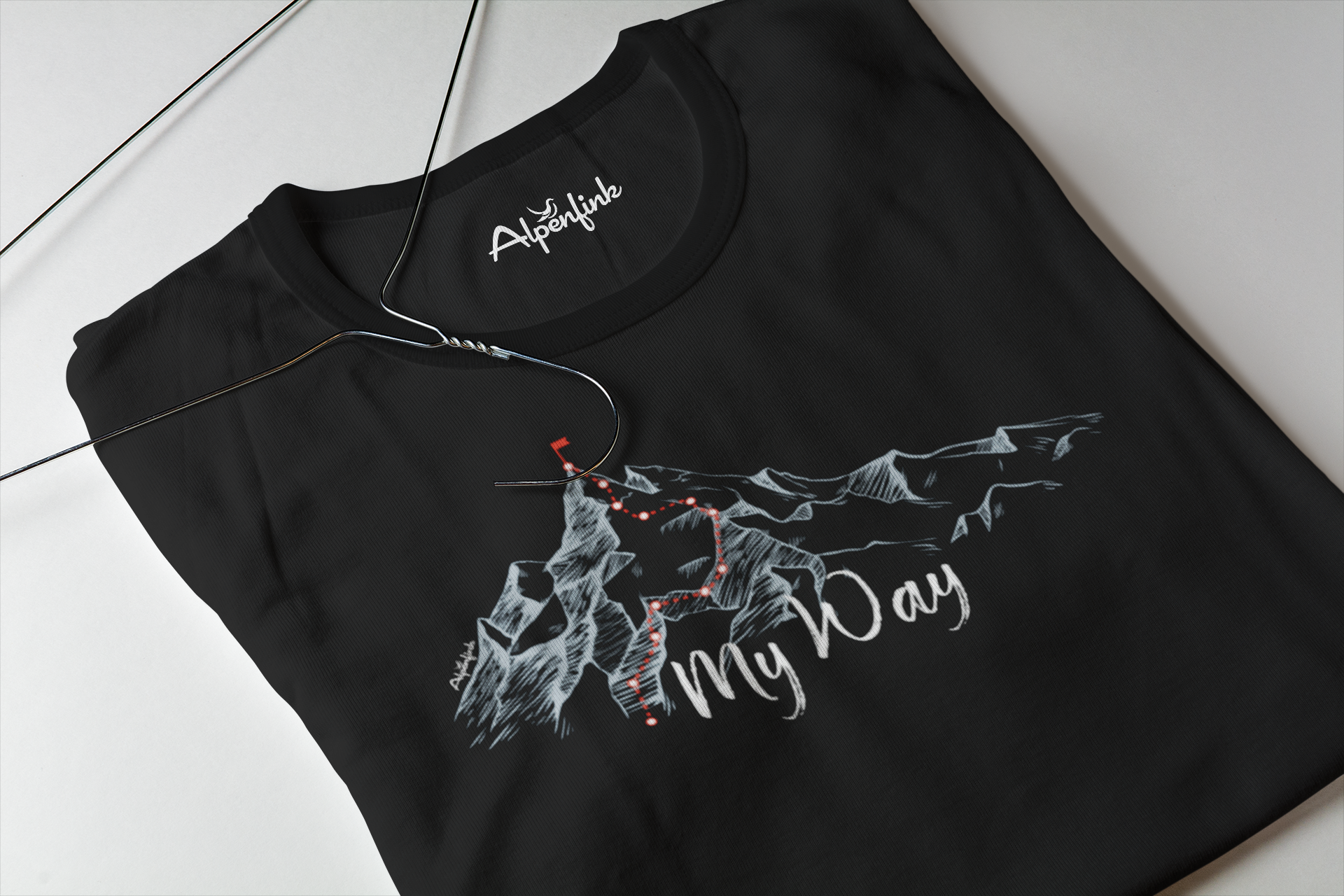 Detailansicht schwarzes Herren Bio T-Shirt mit My Way Motiv